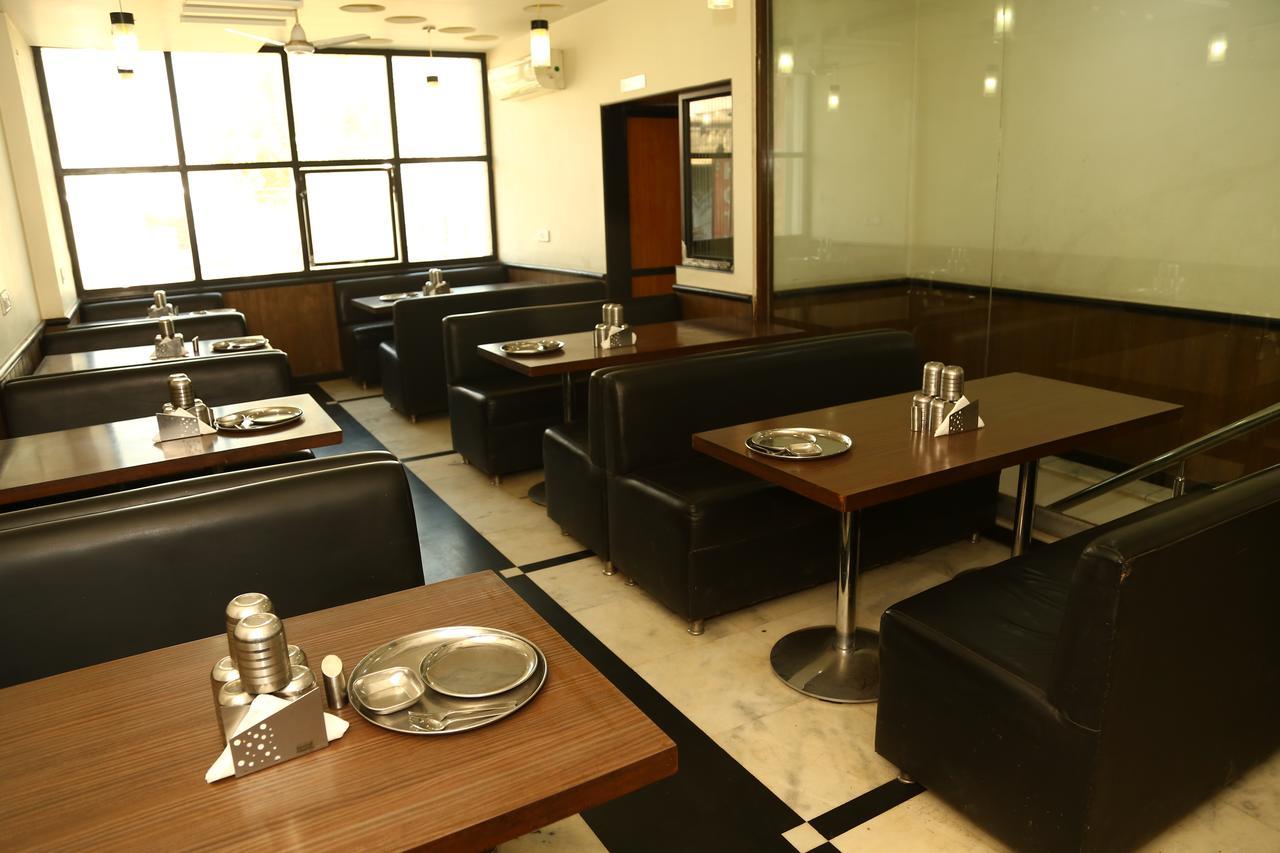 Hotel Kunal Ābu Road Kültér fotó